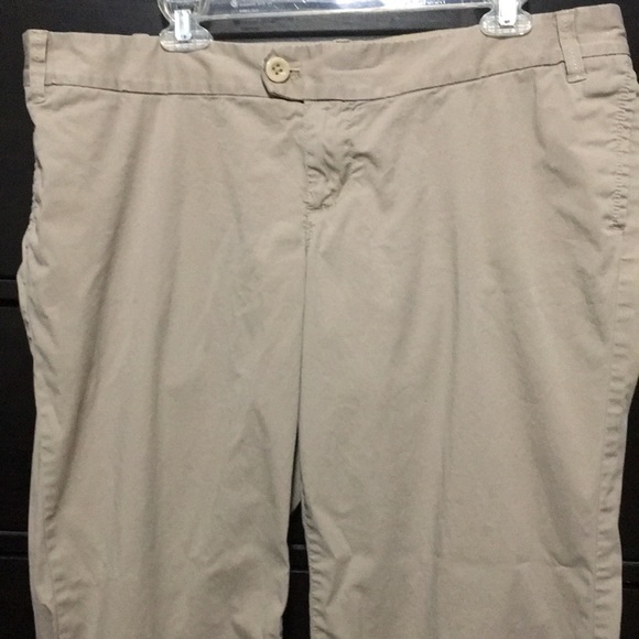 Gap maternity Stretch khaki pants - Picture 3 of 7